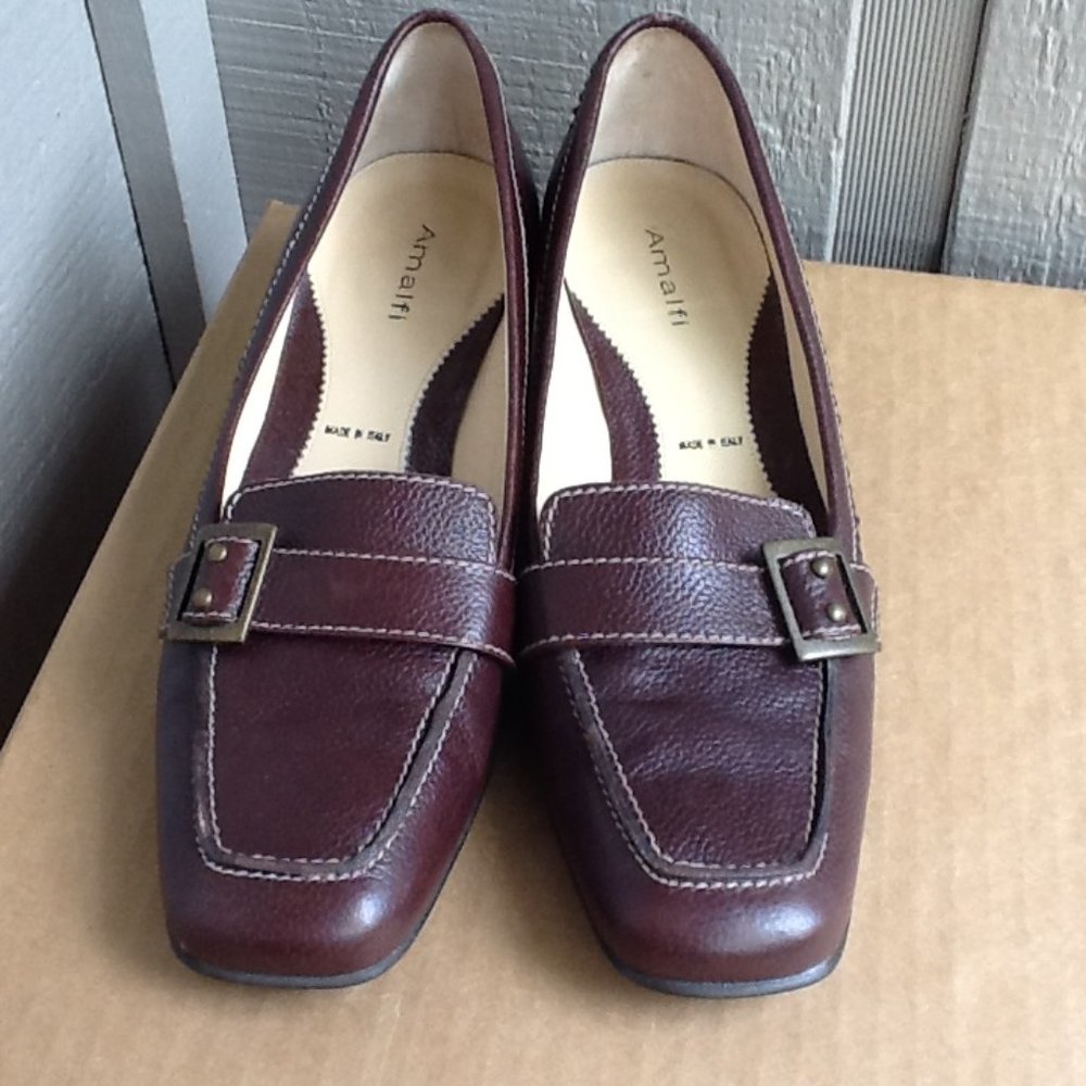 Amalfi Brown Low Heel Sz. 8M Dress Shoe